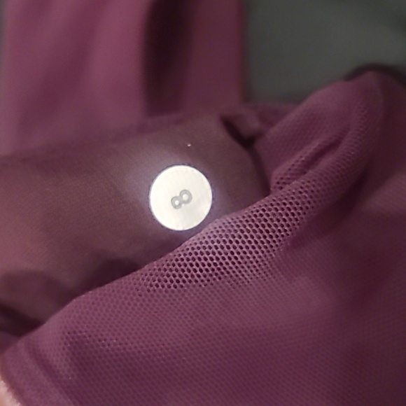 Lululemon Scoop Neck Tank, Sz 8, Heathered Plum. EUC - Picture 10 of 10